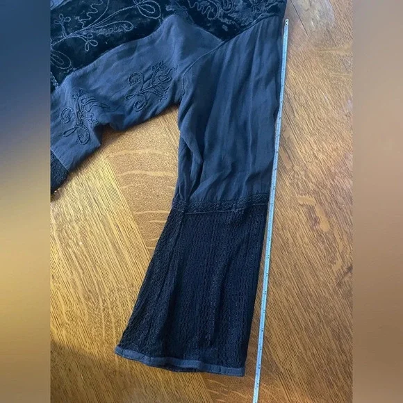 Black Long Sleeve Bell Sleeve Whimsigoth Moody Dark Boho Embroidered Fairy Witch - Picture 15 of 16